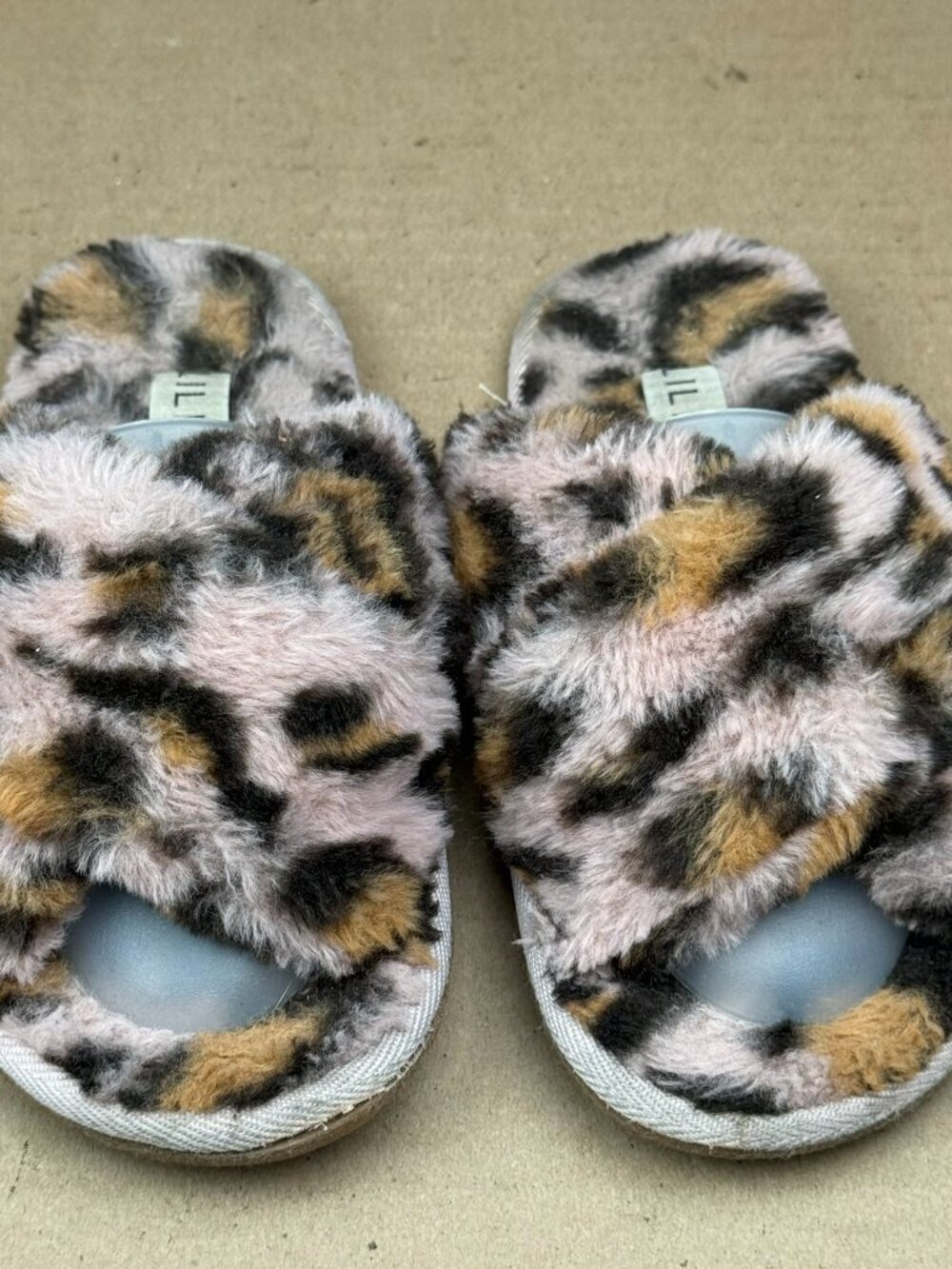 Women's Liliana Faux Fur Leopard Print Crossband Slide Slippers Size 5